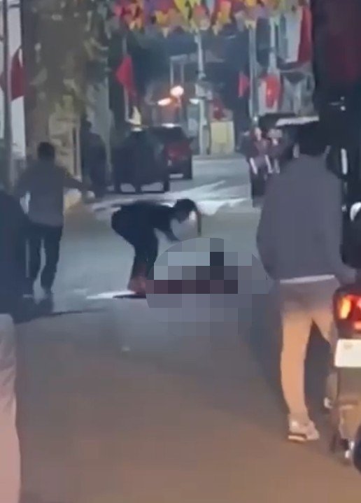 Vjde0 tranh giành đất đai, 1 người TV