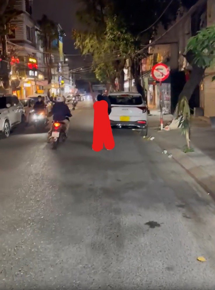 Thanh njen nga0 da’ vào thẳng đồn CA