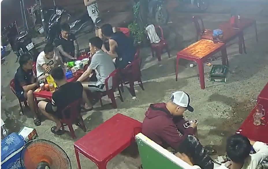 Ẩu đả tại 1 quán ăn