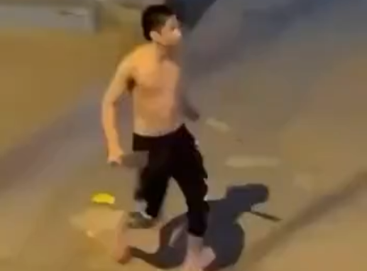 ngá đáo gặp ai là ckém